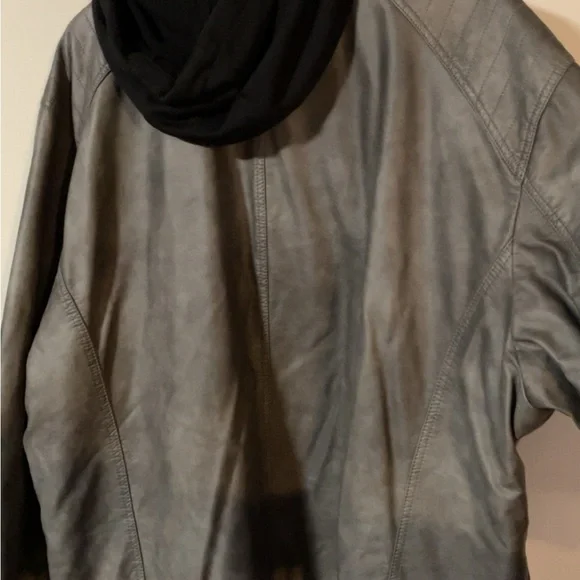 Black Rivet jacket! In excellent condition, only worn once to try on! - Picture 5 of 5